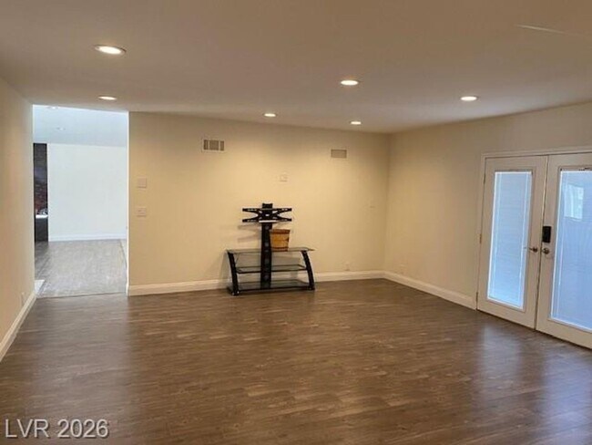 Building Photo - 2047 Westwind Rd