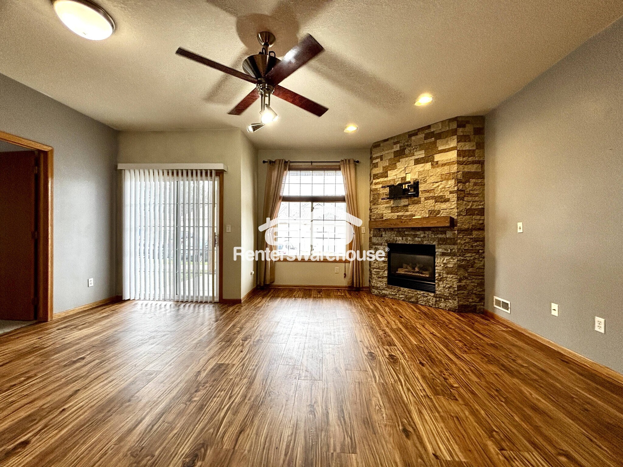 Building Photo - 950 67th St