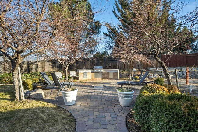Building Photo - Enjoy this Spectacular Parklike backyard with Landscaping Included in Rent