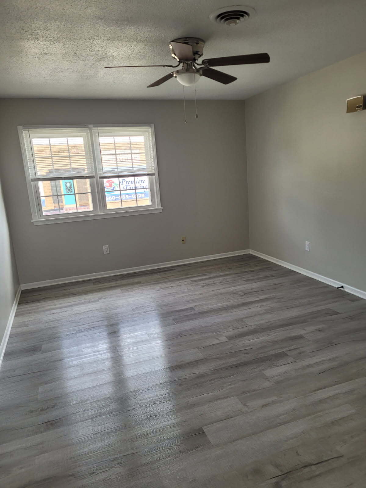 Building Photo - 139 N Washington St