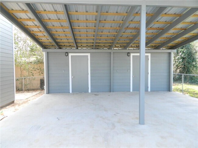 Building Photo - 4401 Hank Ave