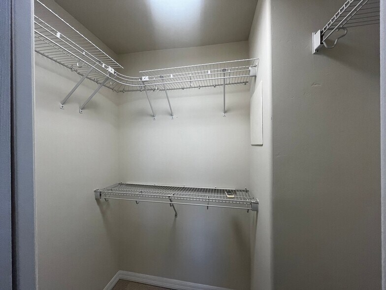 Building Photo - 5252 Balboa Arms Dr