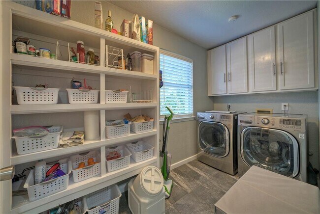 Building Photo - 10907 Grassmere Ct