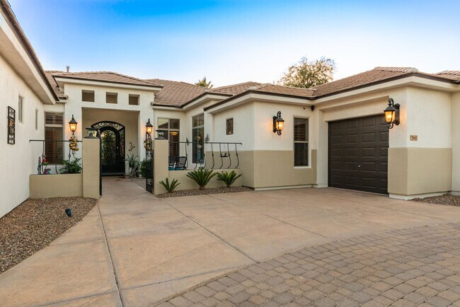 Building Photo - 2143 E Tonto Pl