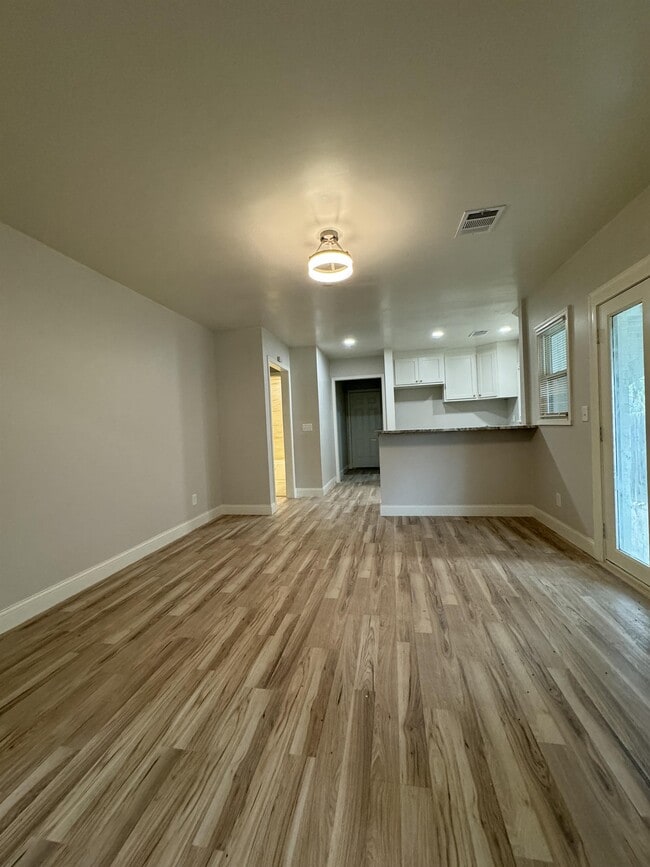 Building Photo - 2030 S Hayden St