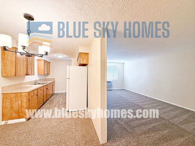 Building Photo - 1623 S Joyce St