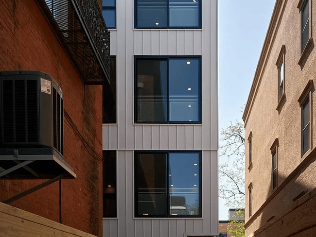 Building Photo - 2011 Cambridge St