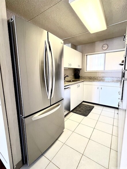 Building Photo - 469 Ena Rd