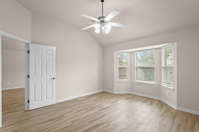Building Photo - 10918 Barker View Dr