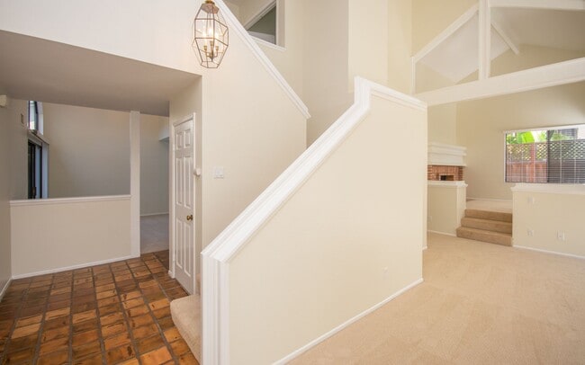 Building Photo - Wonderful 3BR/2.5BA La Costa Home!!!