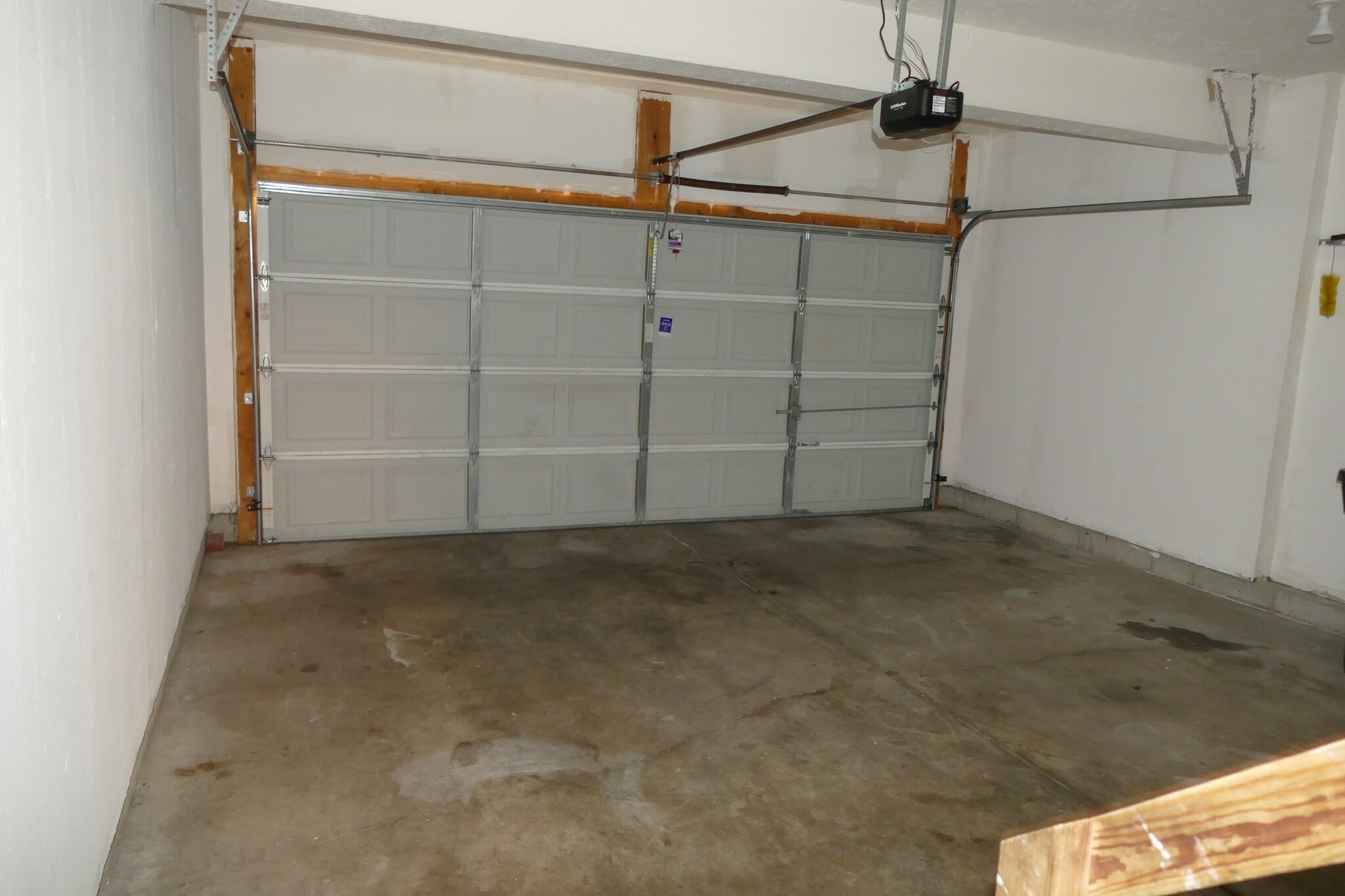 2 Car garage - 5795 Reserve Ct