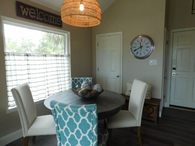 Building Photo - Beautifully Furnished Townhome With Sunset Views