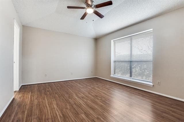 Building Photo - 821 Hillside Dr