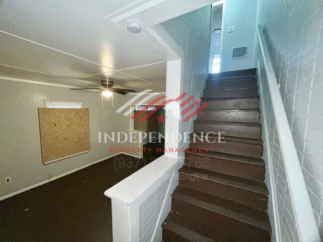Building Photo - 517 Mertland Ave