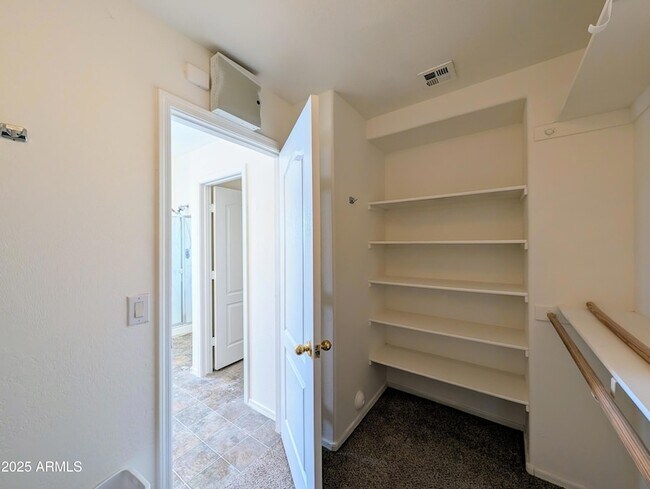 Building Photo - 3848 E Pollack St