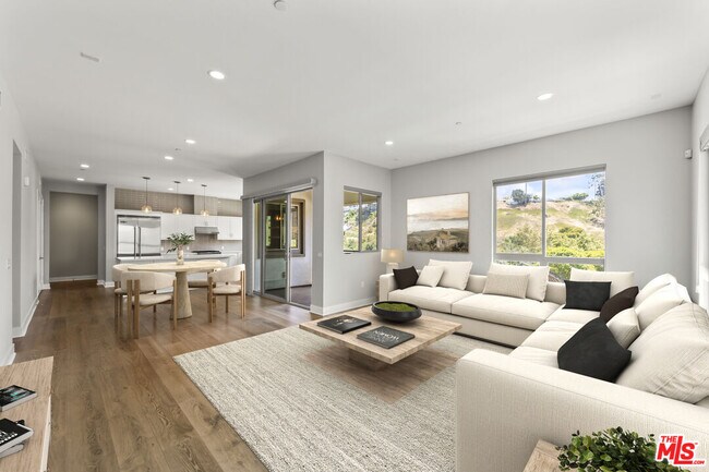 Building Photo - 12705 Bluff Creek Dr