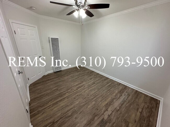 Building Photo - 4750-4752 W 164th Street