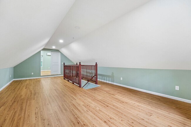 Building Photo - 21567 Starrett Hill Dr