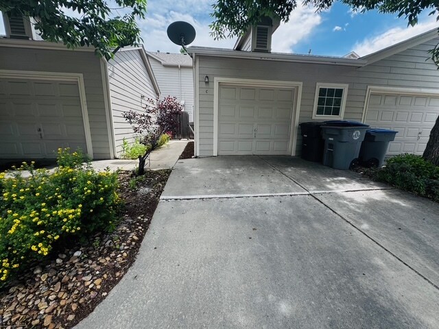 Building Photo - 420 N Parkside Dr