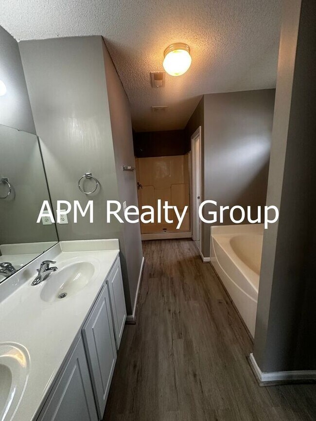 Building Photo - Clemson Road Convenient 4 Bedroom