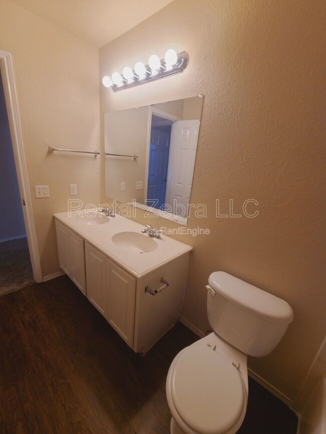 Building Photo - 8062 Raleigh Dr