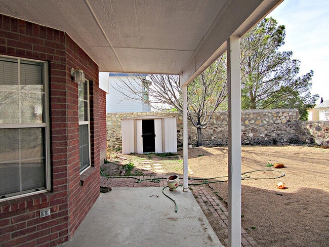 Building Photo - 7125 Tierra Taos Dr