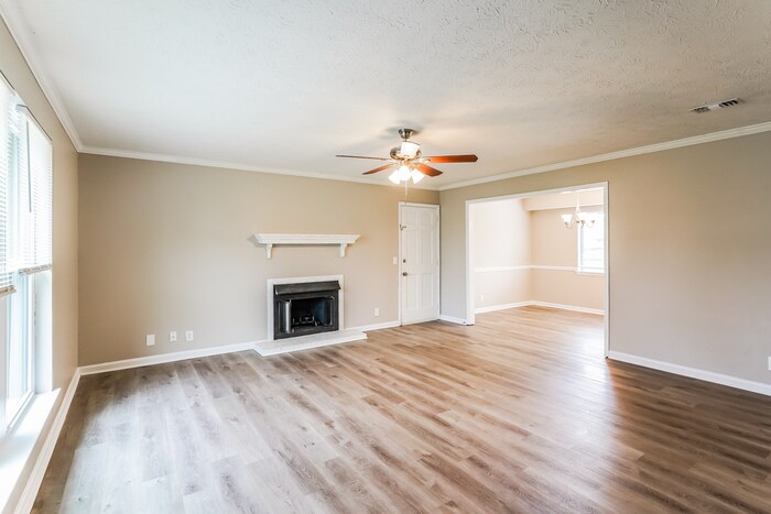 Building Photo - 105 Bordeaux Ct