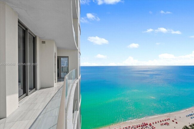 Building Photo - 17901 Collins Ave
