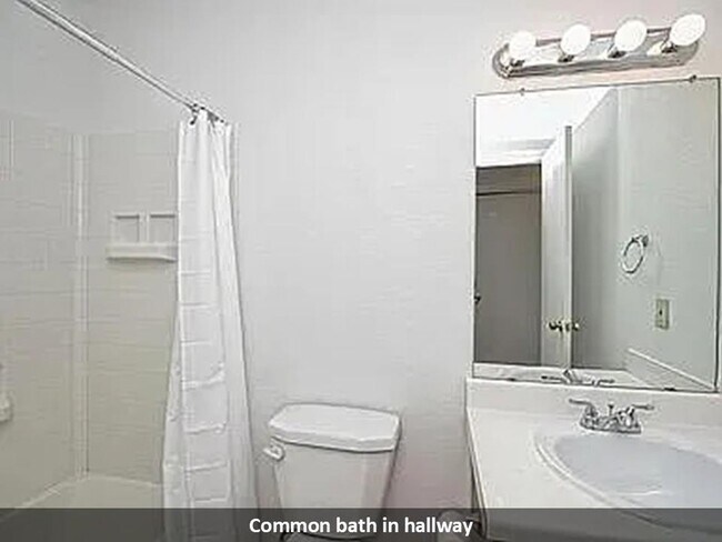 Building Photo - 17204 Ardisia Dr