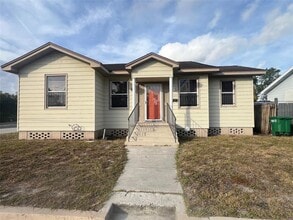 Building Photo - 2323 W North B St