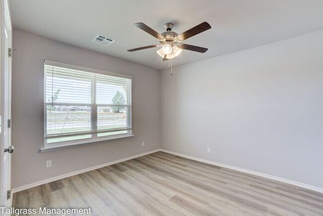 Building Photo - 4/2.5/2 New Construction in Broken Arrow!