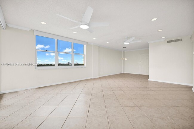 Building Photo - 2501 S Ocean Dr