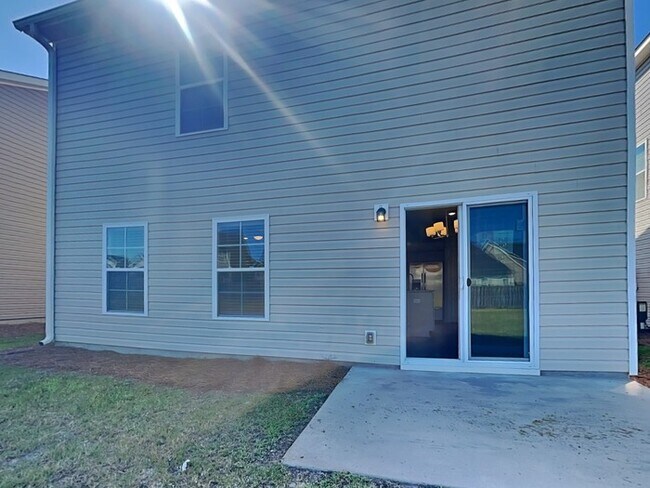 Building Photo - Coming Soon! Burnside Farms! Near USC, For...
