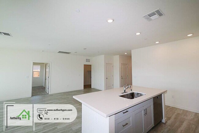 Building Photo - 3012 Legend Ln