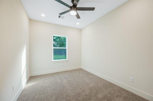 Building Photo - 16346 Summer Dawn Ln