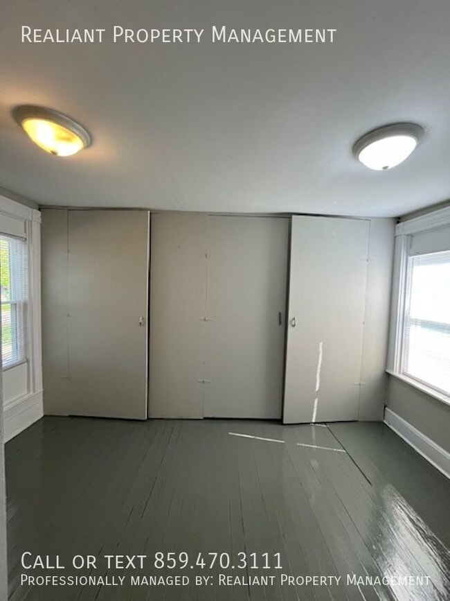 Building Photo - 307 N. Central-