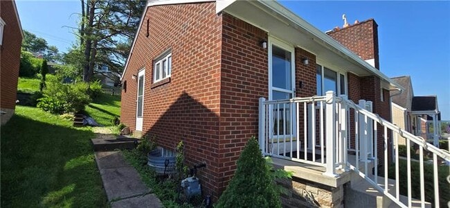 Building Photo - 1647 Norsen Dr
