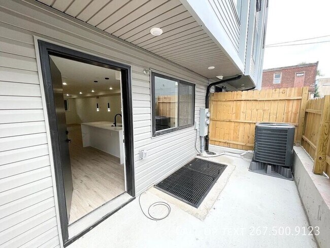 Building Photo - 2605 E Boston St