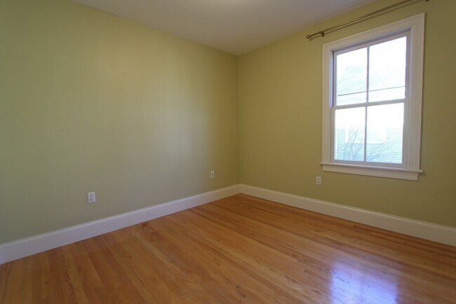 Building Photo - 49 Wyman St