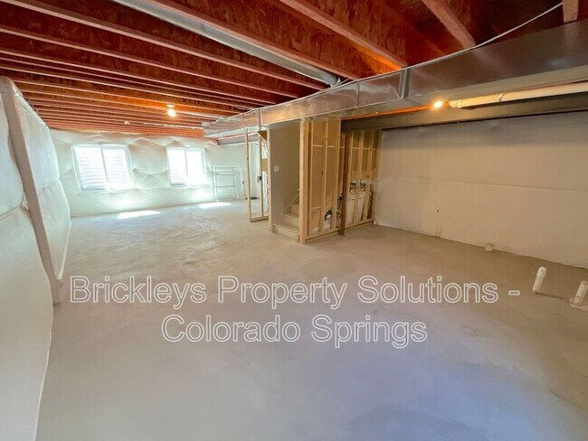 Building Photo - 6523 Lamine Dr