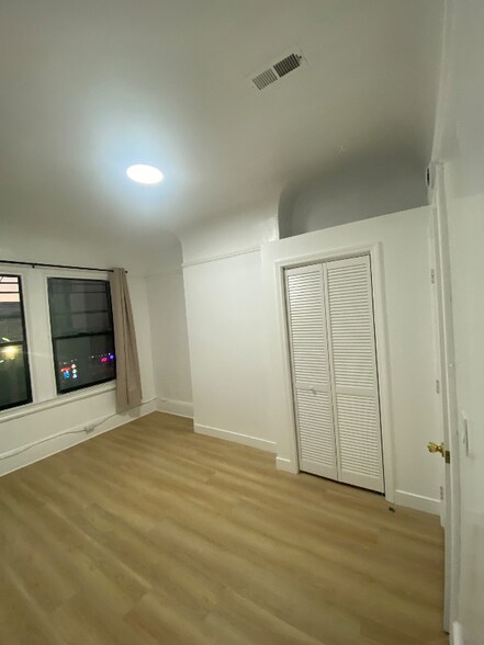 Building Photo - 2055 Berkeley Way