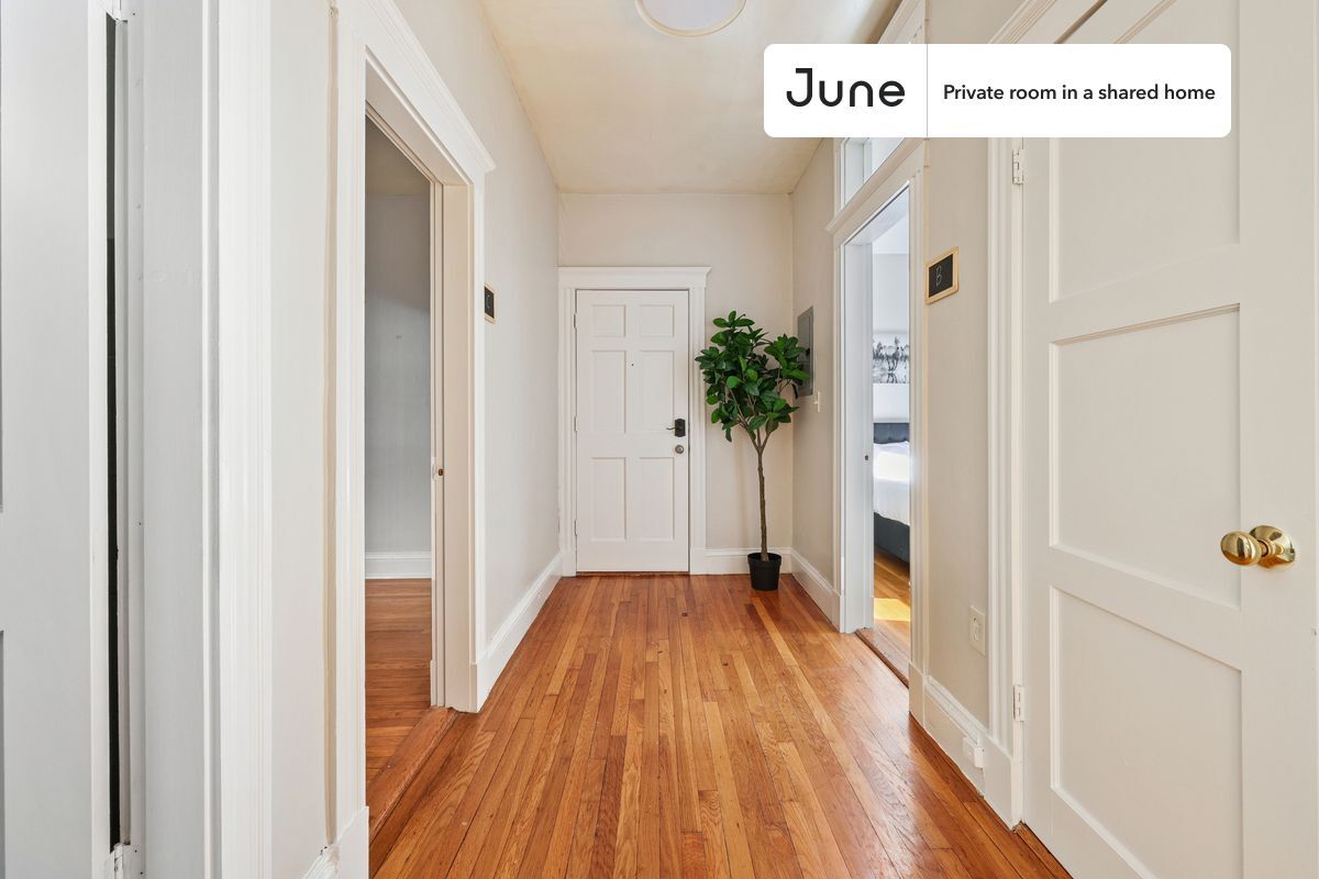 Building Photo - Room in Shared 3 bed/1 bath home in Allston