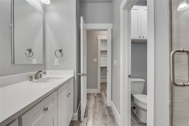 Building Photo - 401-403-403 W Elm St