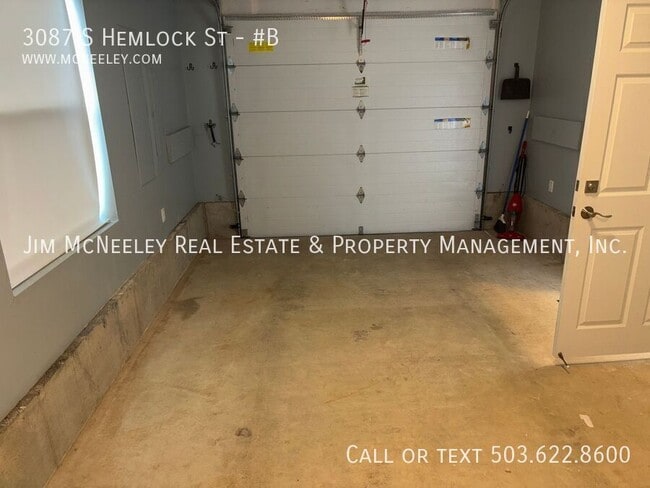 Building Photo - 3087 S Hemlock St