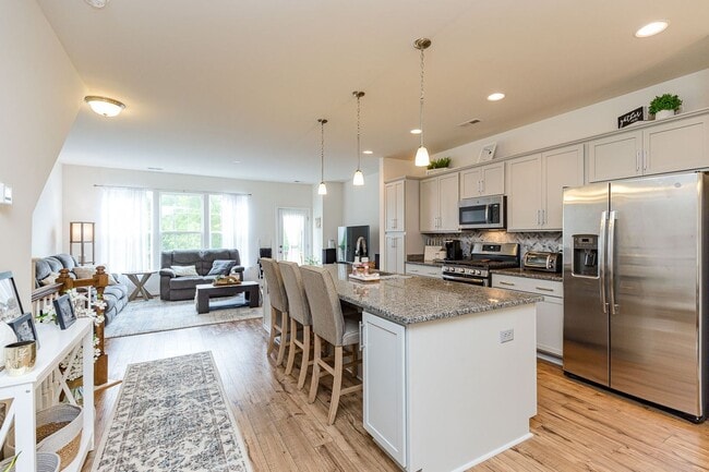 Building Photo - Gorgeous and Modern Home Available