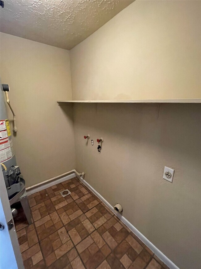 Building Photo - 10306 Twin Hills Ct