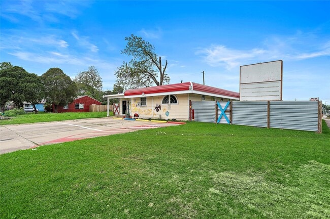 Primary Photo - 5639 Overdale St
