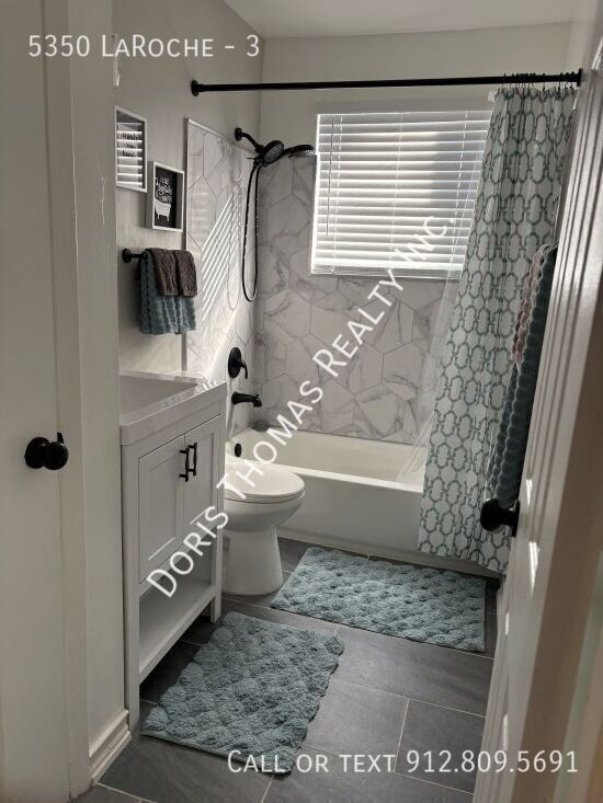 Building Photo - 5350 LaRoche-3