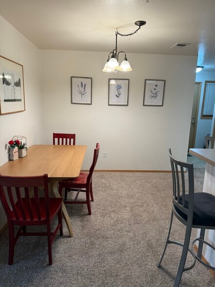 Building Photo - 2990 Shadow Creek Dr