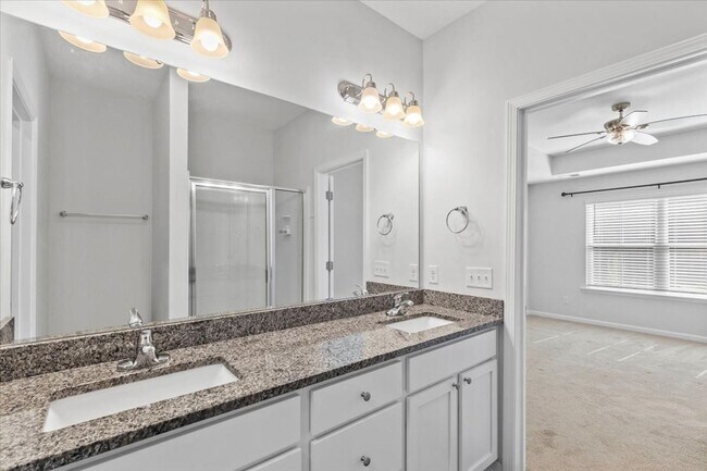 Building Photo - The Commons Stunning Townhome - 3 Bed 2.5 ...